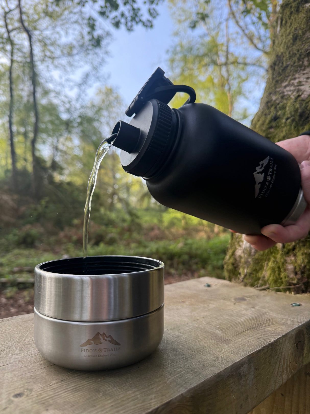 Fido's Trails 3-in-1 Water Bottle with Detachable Bowls – For Dogs & Owners, 1 Litre Black