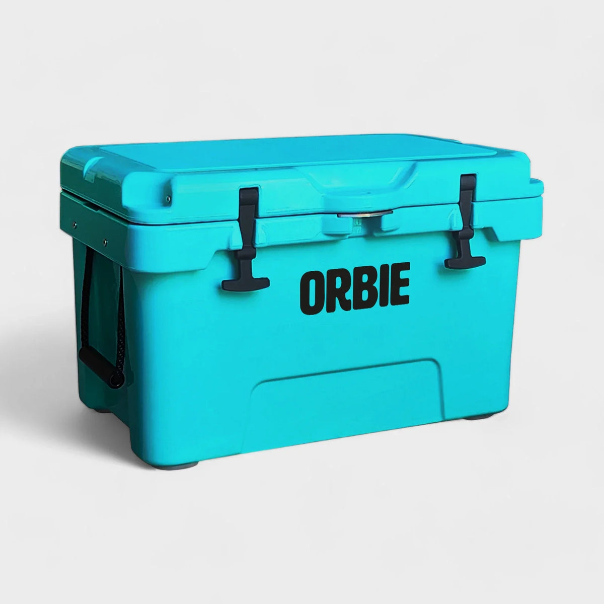 Orbie 35 cool box in turquoise closed, three-quarter view with the braided rope carry handle on the end