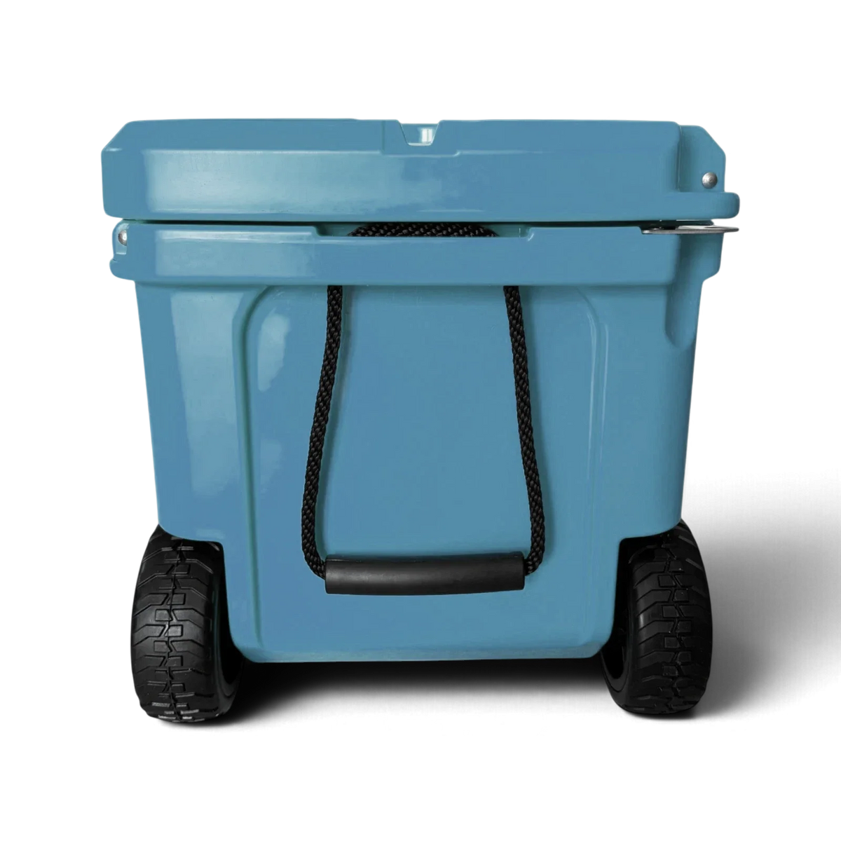 Wheel end of the Mountain Blue Orbie 55 cool box, two treaded wheels below a rope carry handle