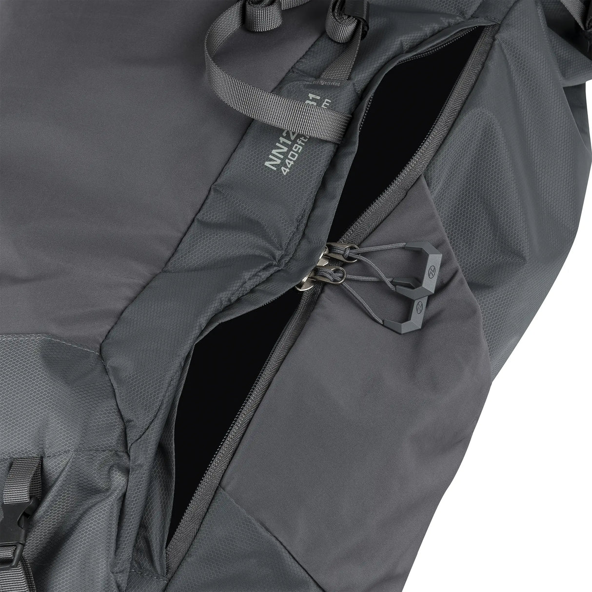 Highlander Ben Nevis Rucksack 65L in grey - close up of dual zip opening