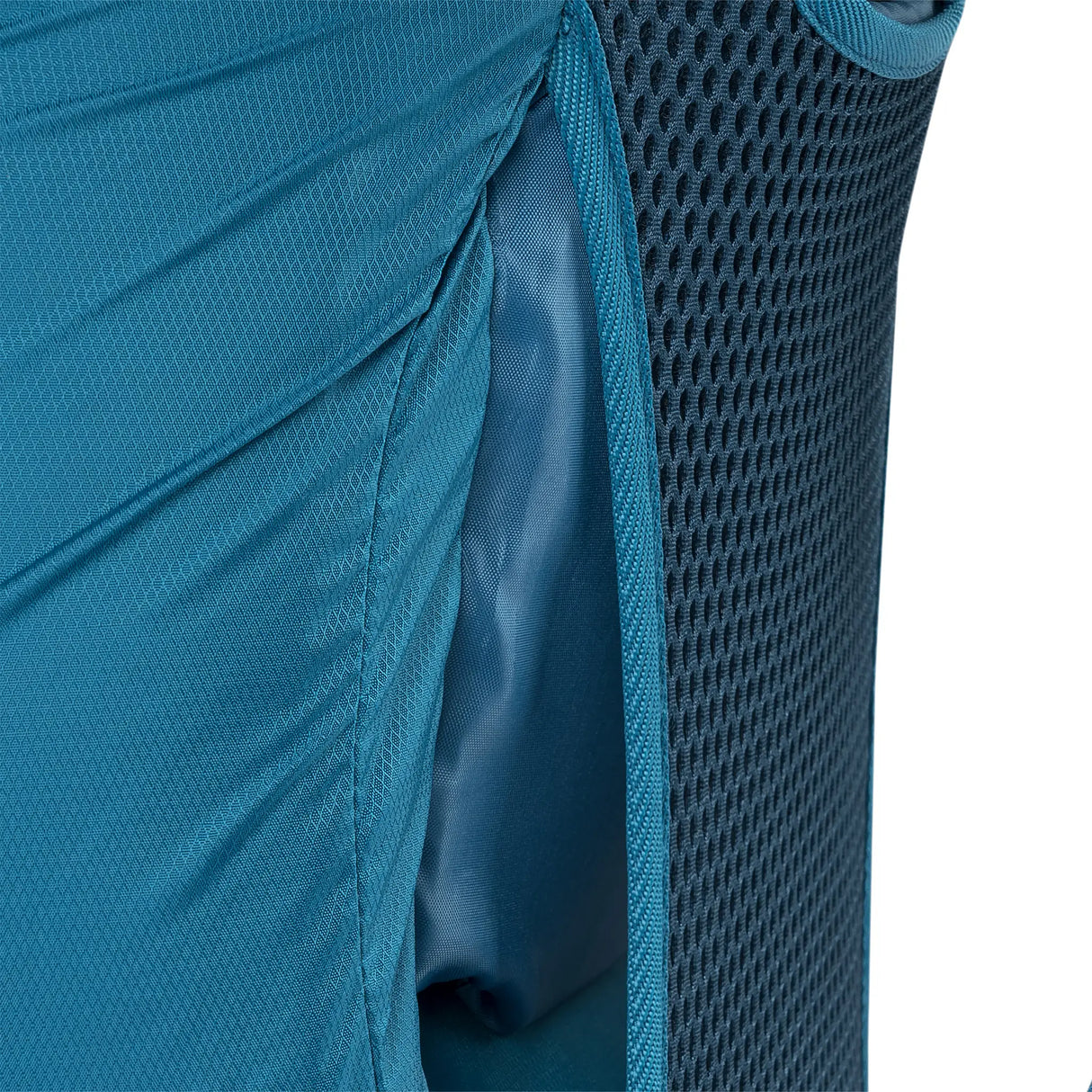 Highlander Ben Nevis Rucksack 52L in petrol blue close up of airmesh back