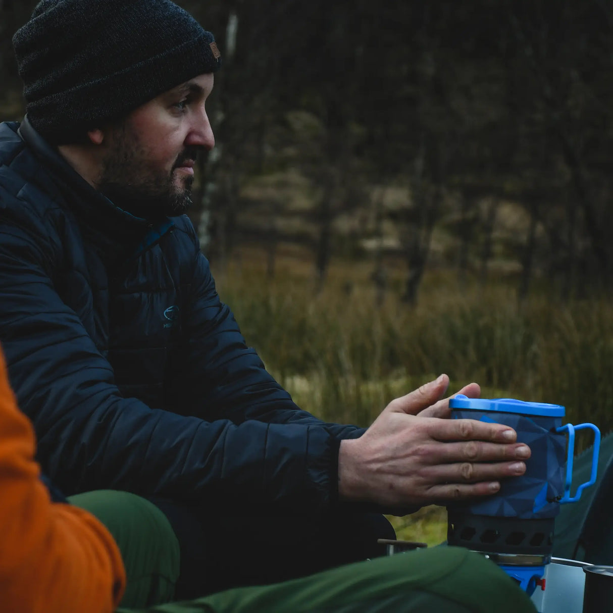 Highlander Blade Fastboil 3 Camping Gas Stove 1.1L in blue lifestyle for camping