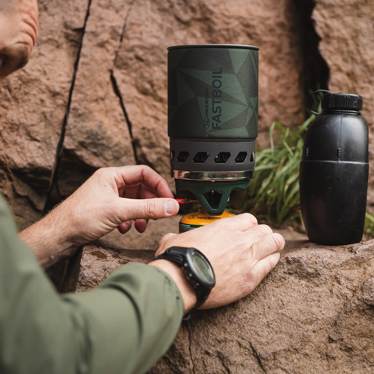 Highlander Blade Fastboil 3 Camping Gas Stove 1.1L in green lifestyle for cadet