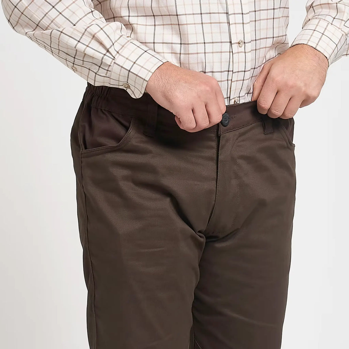 Jack Pyke Cotton Stretch Trousers in Olive Brown close up of button closure