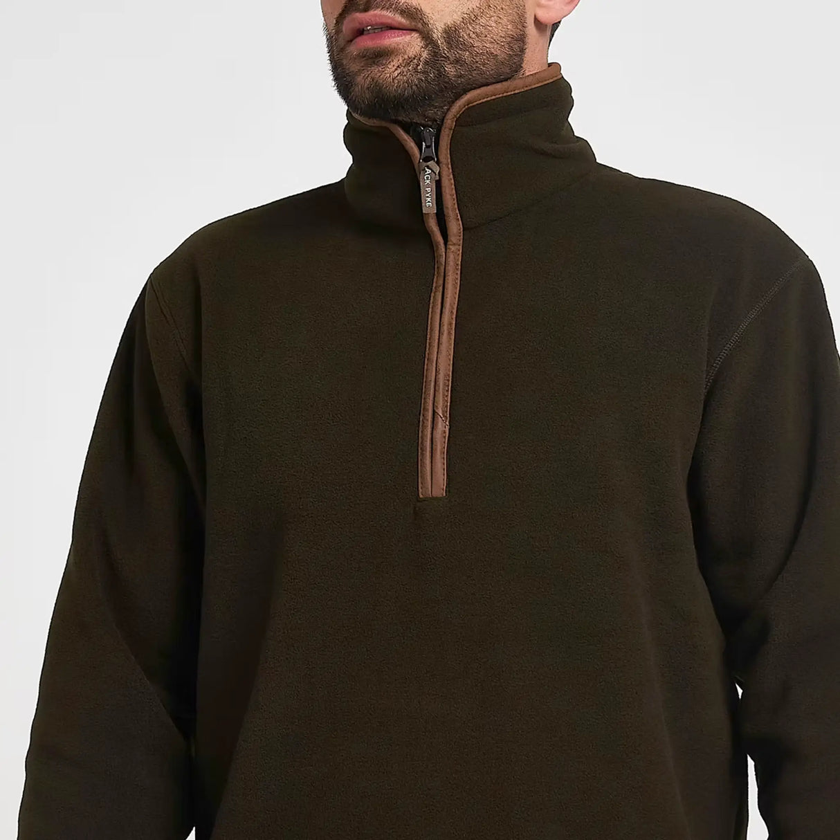 Jack Pyke Countryman Fleece Pullover in dark olive close up of zip closure