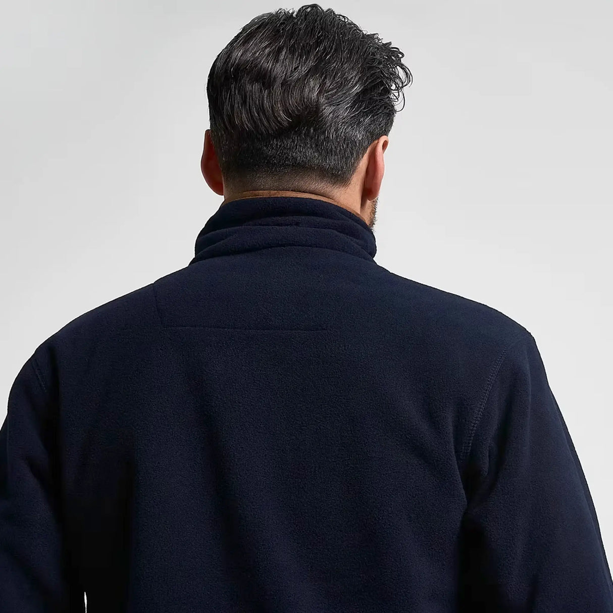 Jack Pyke Countryman Fleece Pullover in navy blue close up of collar