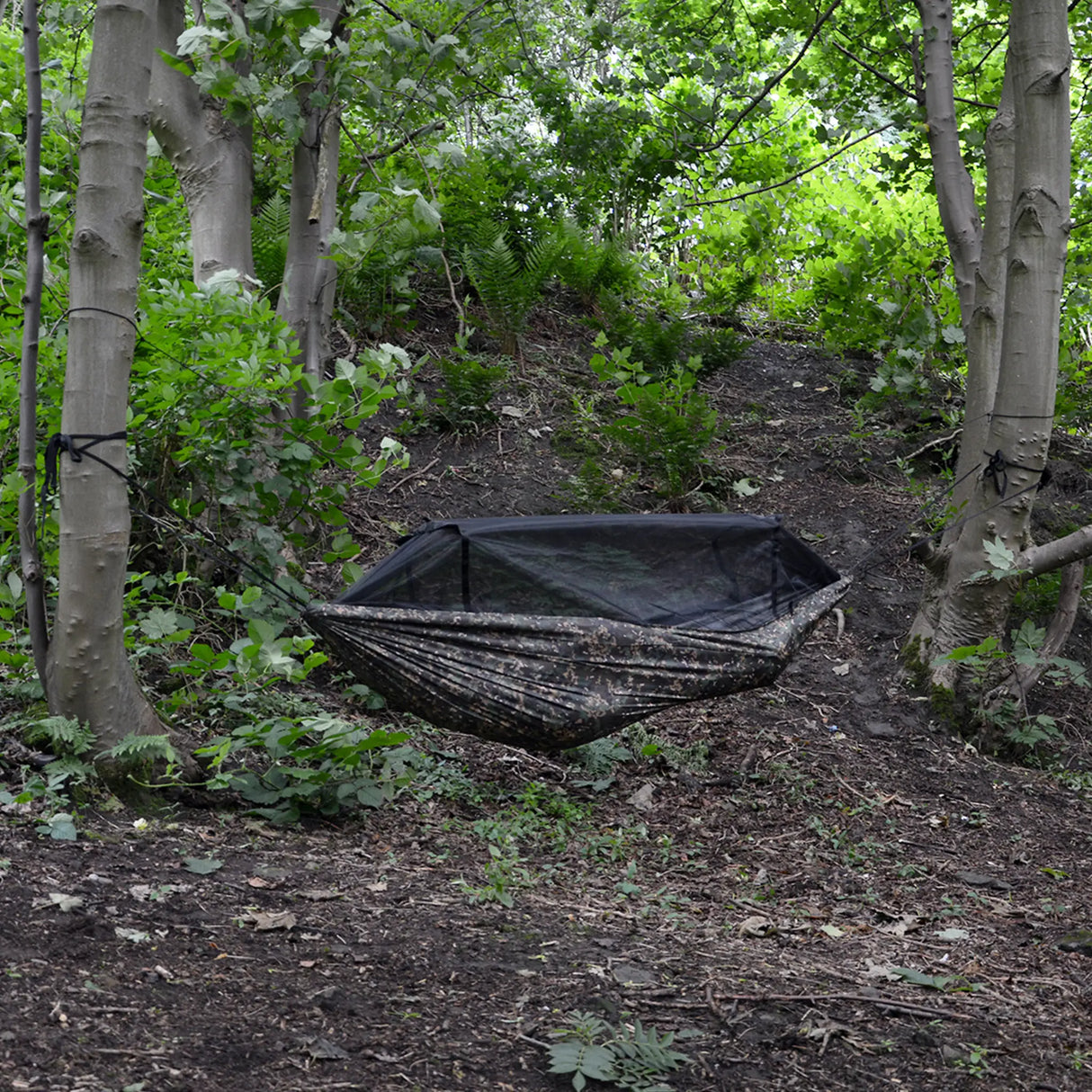 DD Frontline Hammock in MC camo for camping