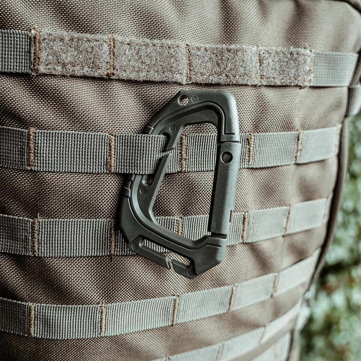 Highlander Harrier 45L MOLLE Rucksack in ranger green close up of molle panel