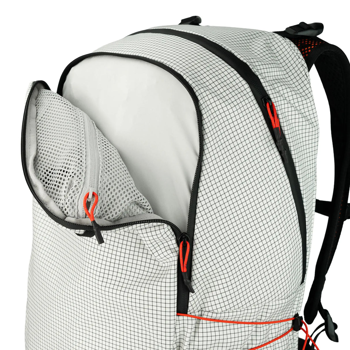 Highlander Kynetik Rucksack 25L in White - lid opened to show the internal mesh zip pocket and grey lining