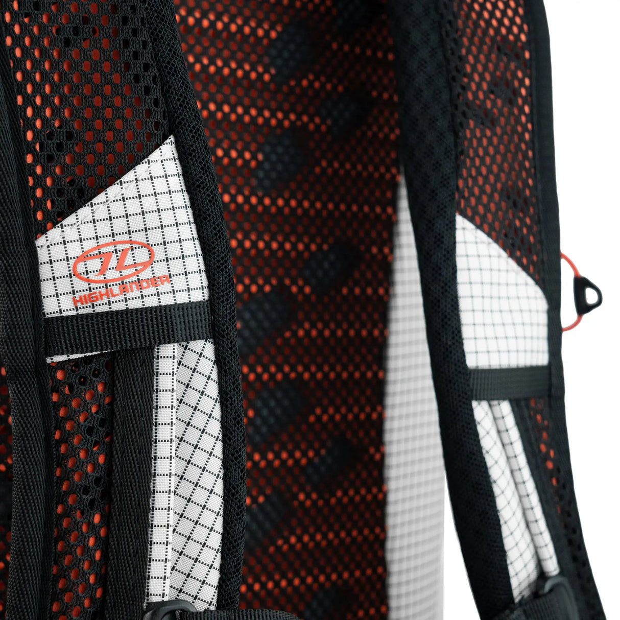 Highlander Kynetik Rucksack 20L in White - close-up of the airflow mesh shoulder straps and back panel