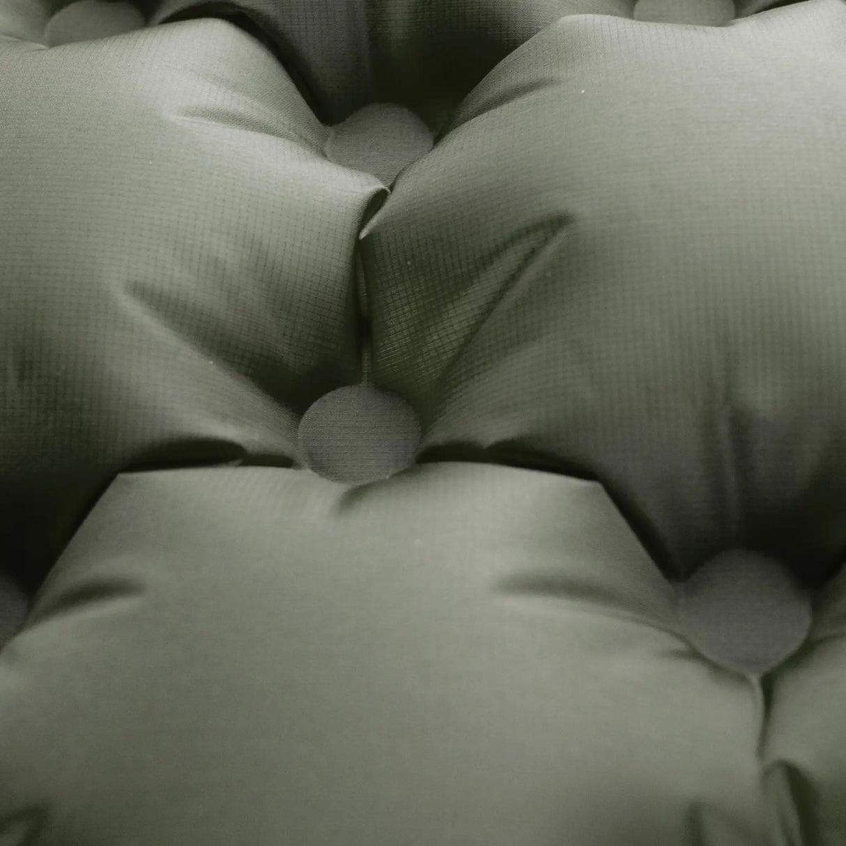 Highlander Nap-Pak Arctic R11 Inflatable Sleeping Mat close up