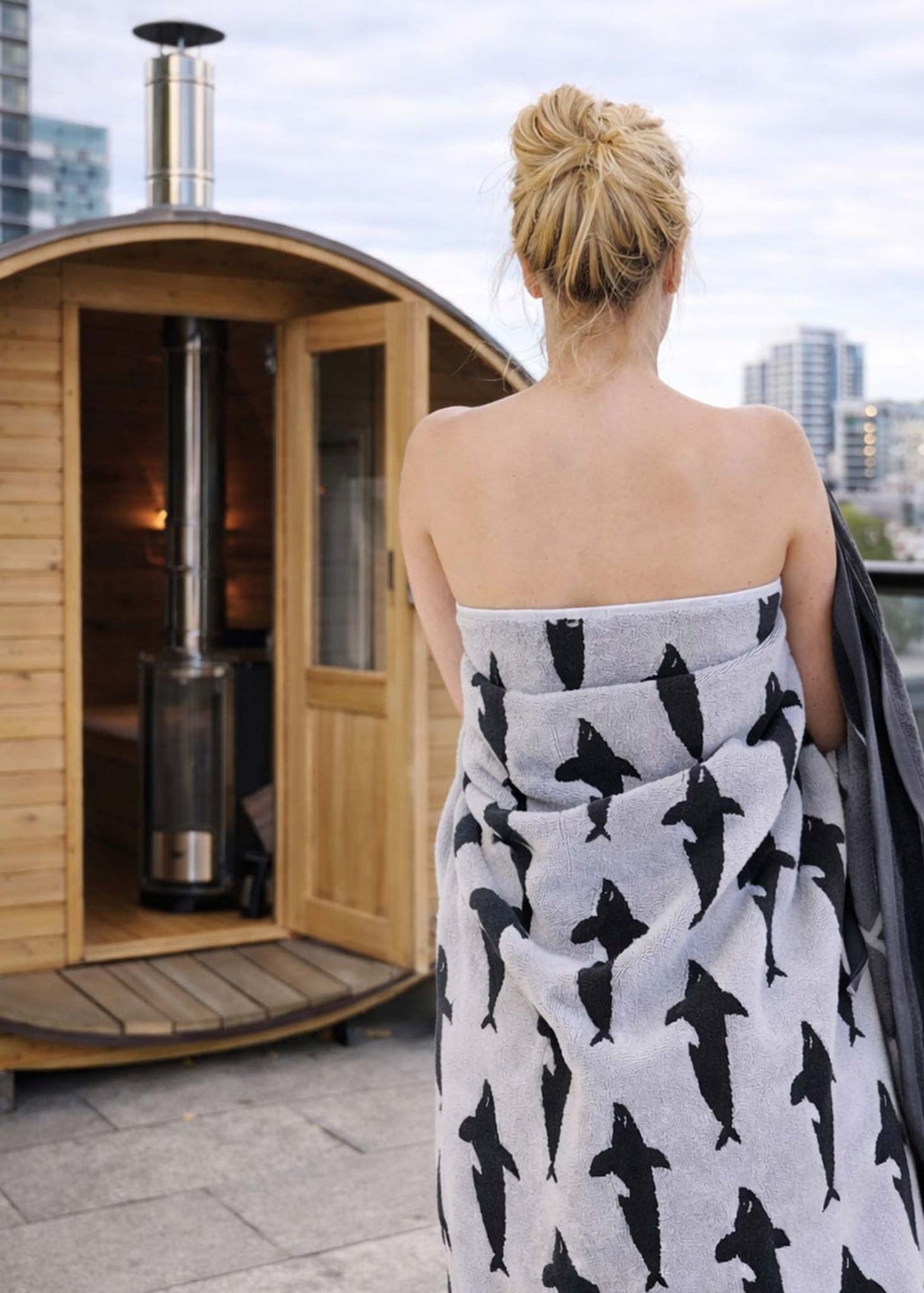 Anorak Orca Organic Cotton Towel - Pale grey and charcoal colourway front