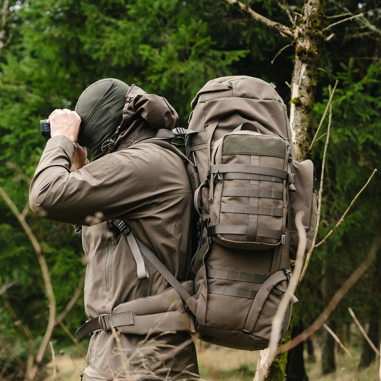 Highlander Pinnacle Rucksack 90L in ranger green in the outdoors