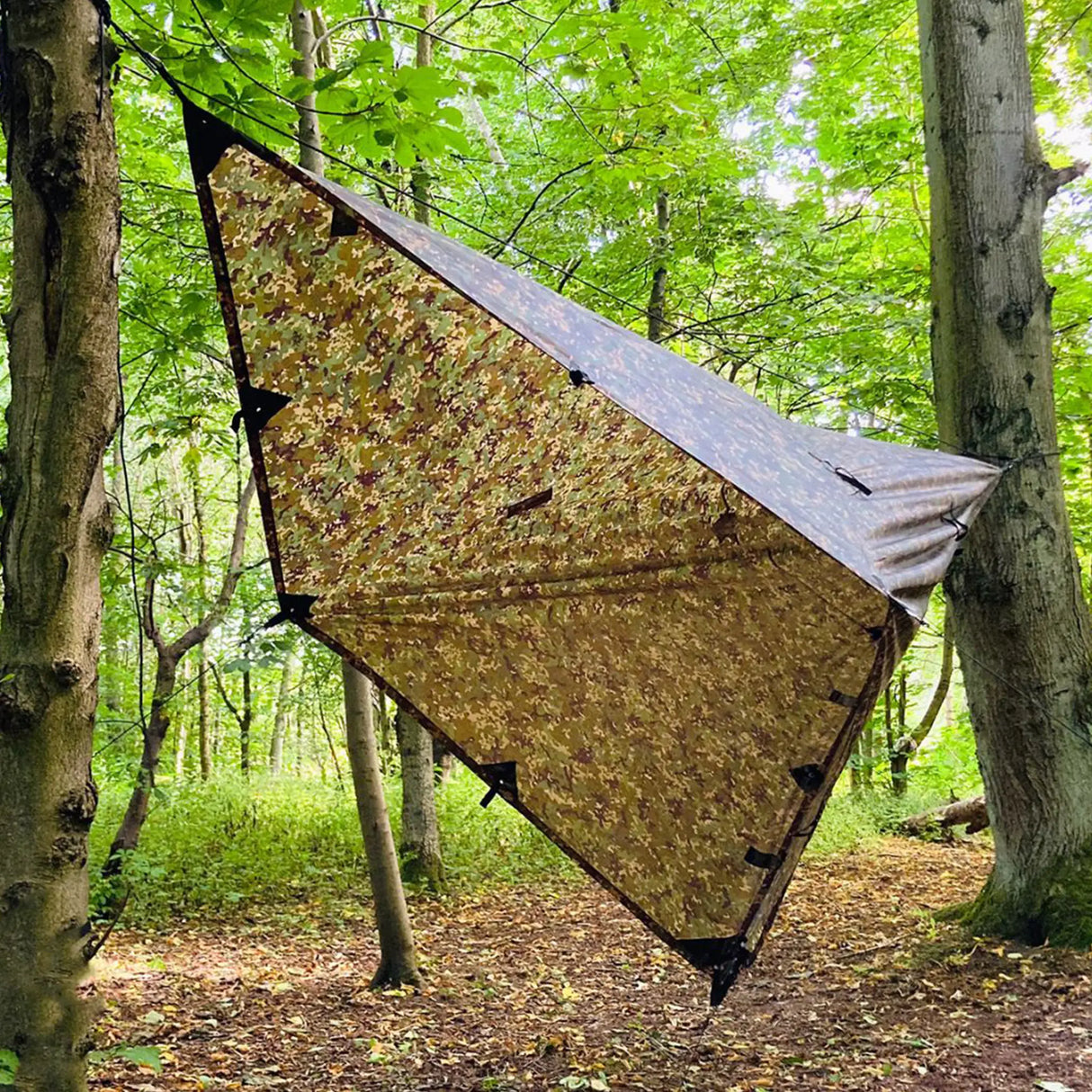 DD 3x3 Pro Tarp in MC camo for outdoors