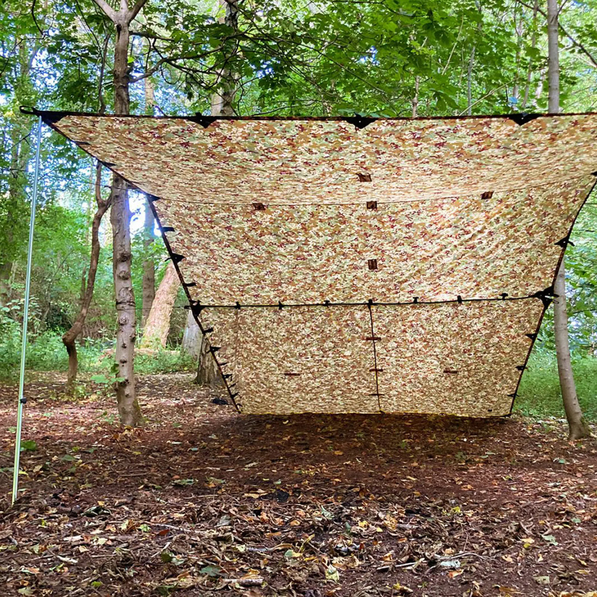 DD 3x3 Pro Tarp in MC camo for camping