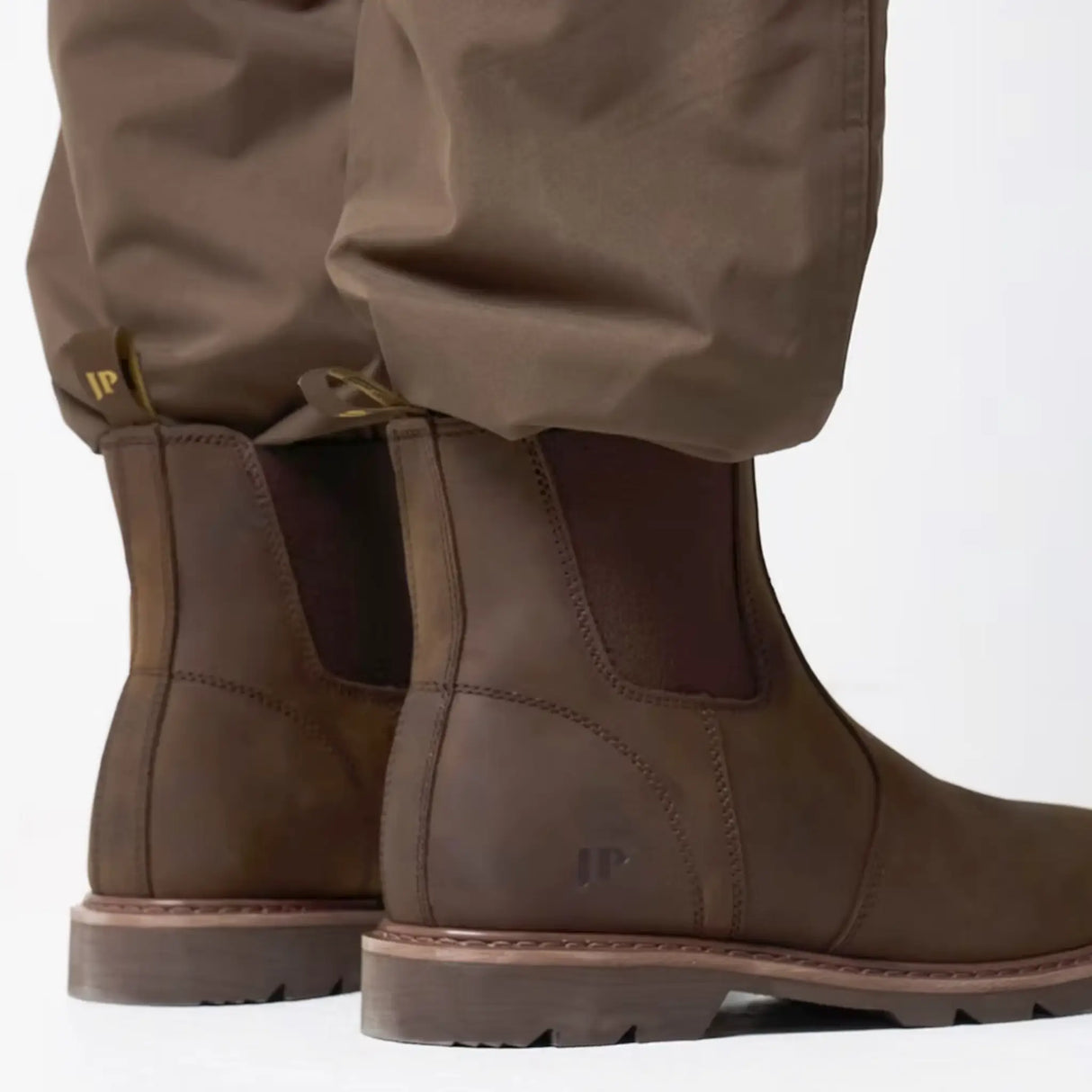Jack Pyke Shires Dealer Boots in borwn from the back side on white background
