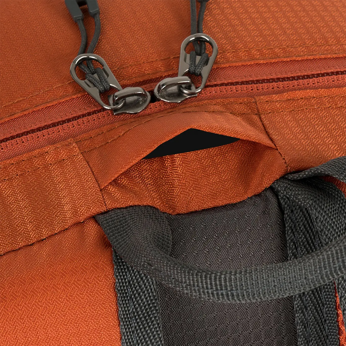 Highlander Venture 20L Rucksack Rust Orange/Grey | Task Outdoor