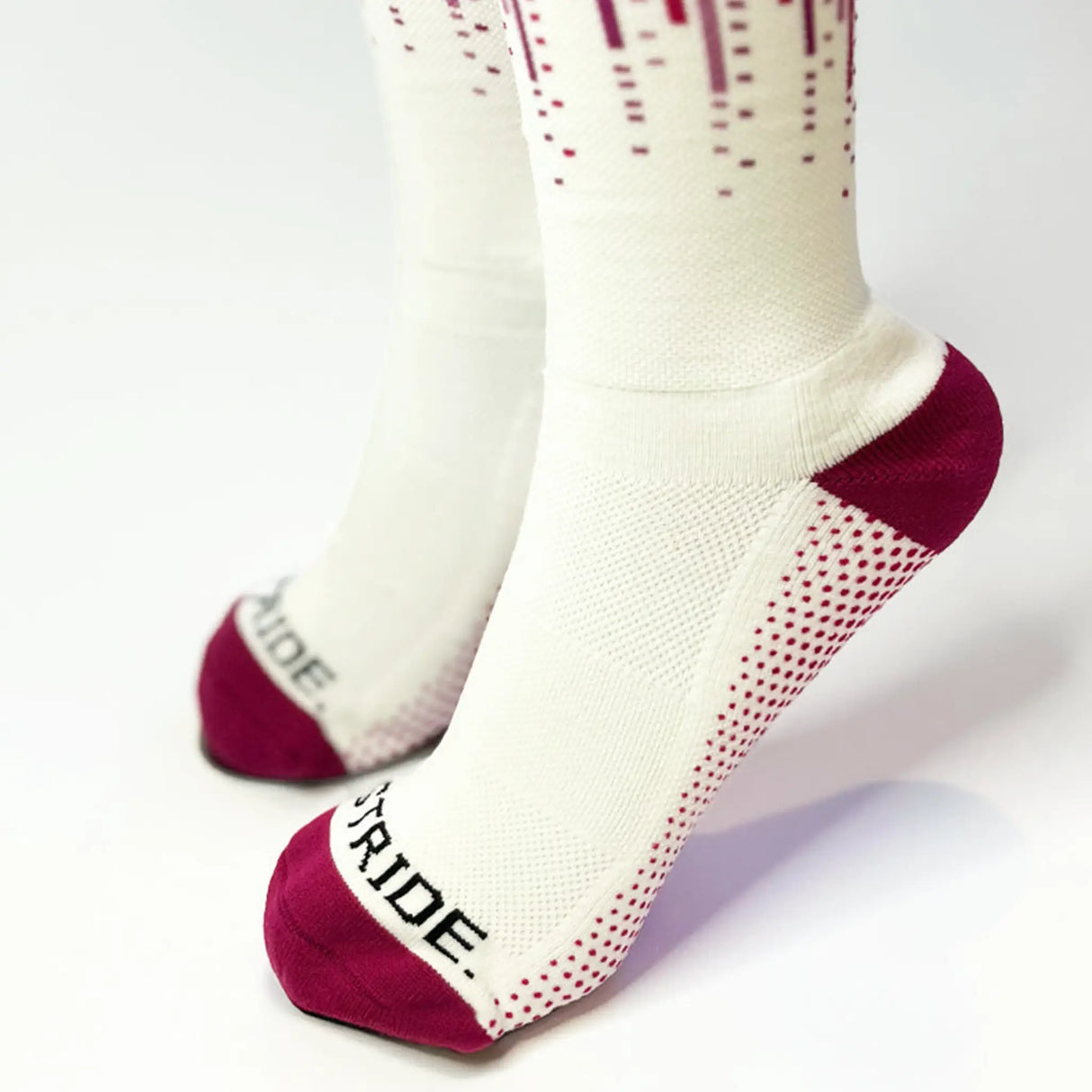 Stride North East Performance Running Socks in Violet Velocity close up of the heel