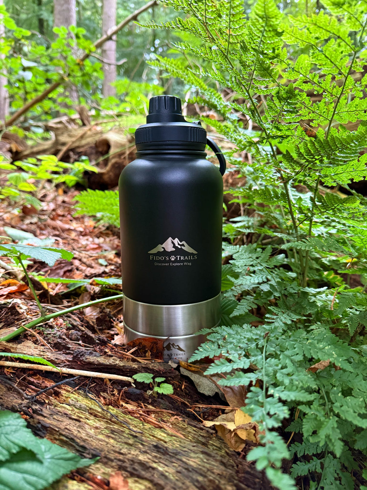 Fido's Trails 3-in-1 Water Bottle with Detachable Bowls – For Dogs & Owners, 1 Litre Black