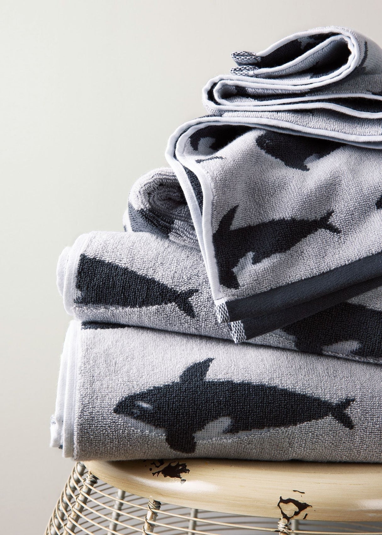 Anorak Orca Organic Cotton Towel - Pale grey and charcoal full size range
