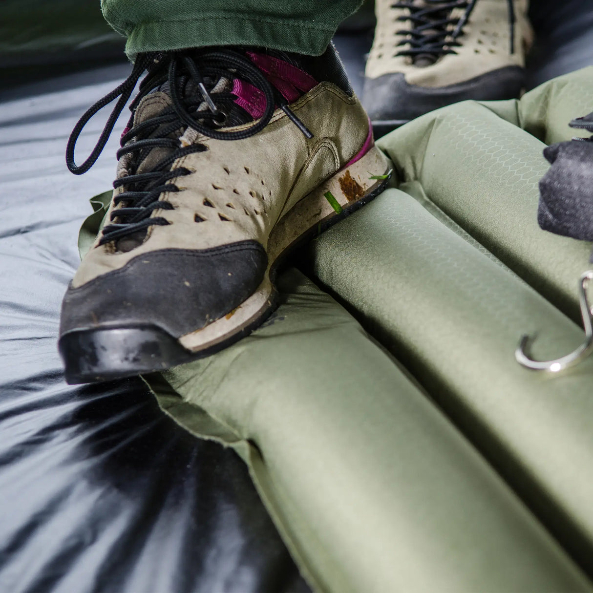 Snugpak Air Mat with Built-In Foot Pump, Olive Green camping sleeping mat - close-up detail