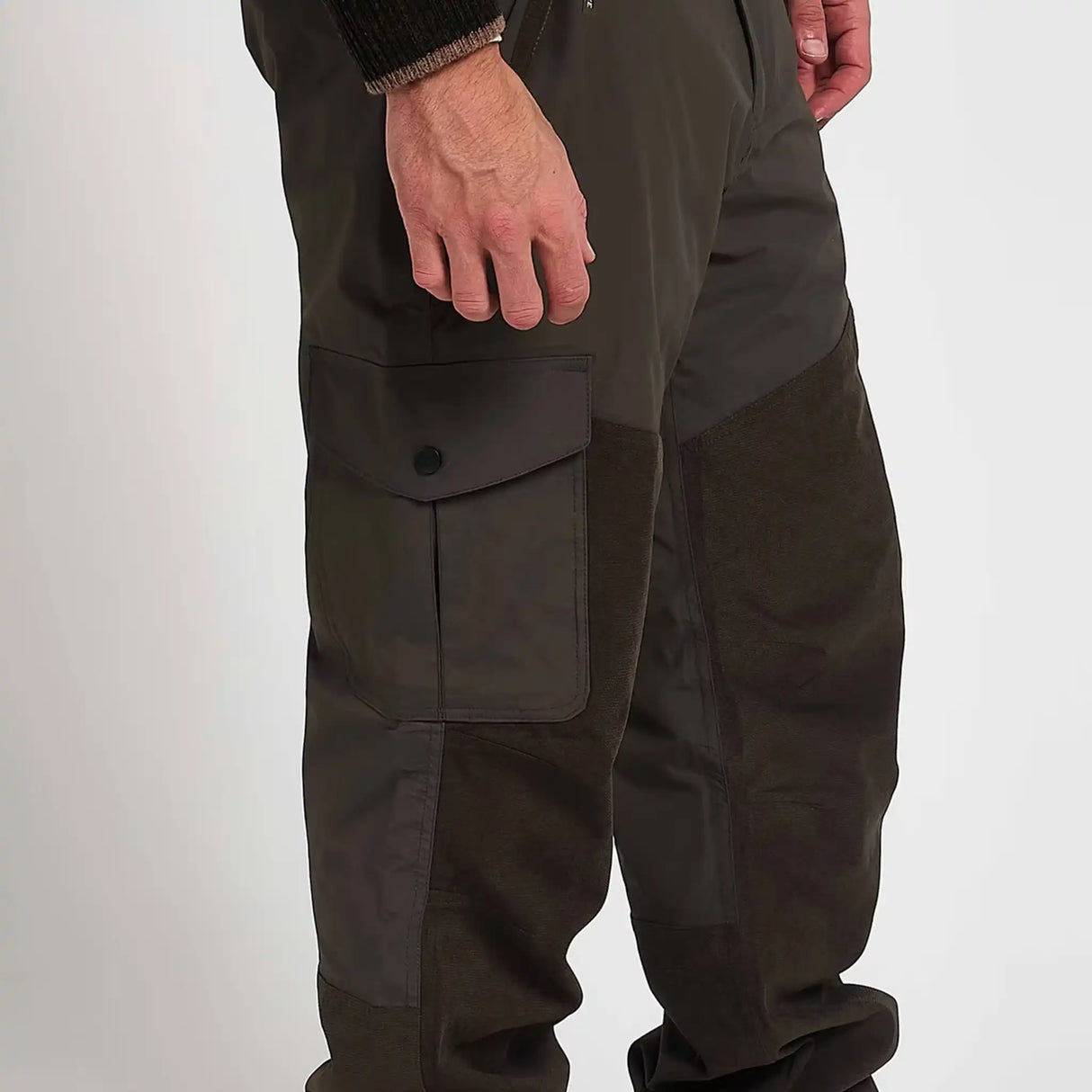 Jack Pyke Ashcombe Trousers close up of cargo pocket