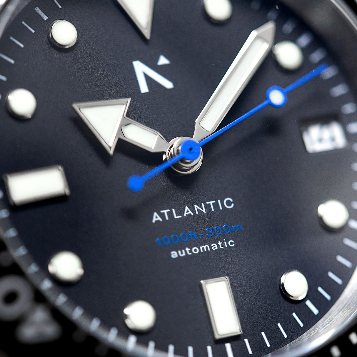 Rotate North Atlantic Dive Watch (40mm) - Optic Yellow NATO Strap