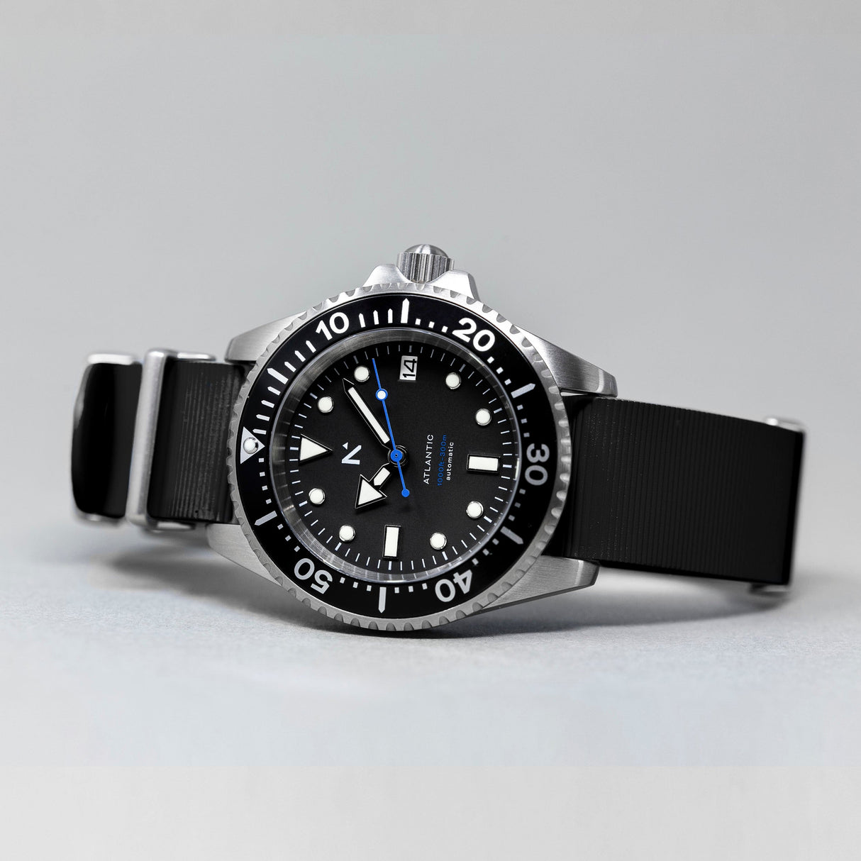 Rotate North Atlantic Dive Watch (40mm) - Seal Black NATO Strap
