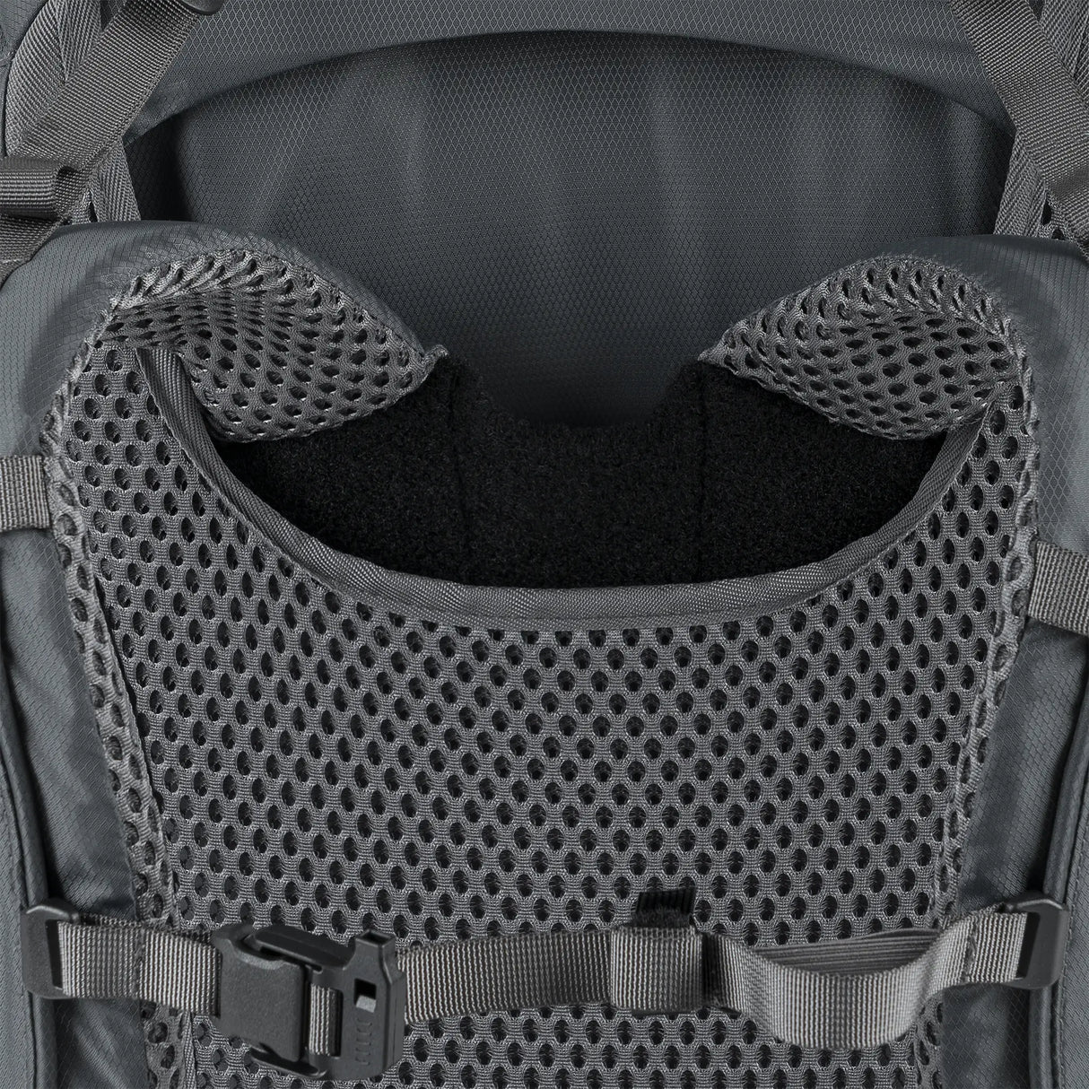 Highlander Ben Nevis Rucksack 65L in grey - close up of back