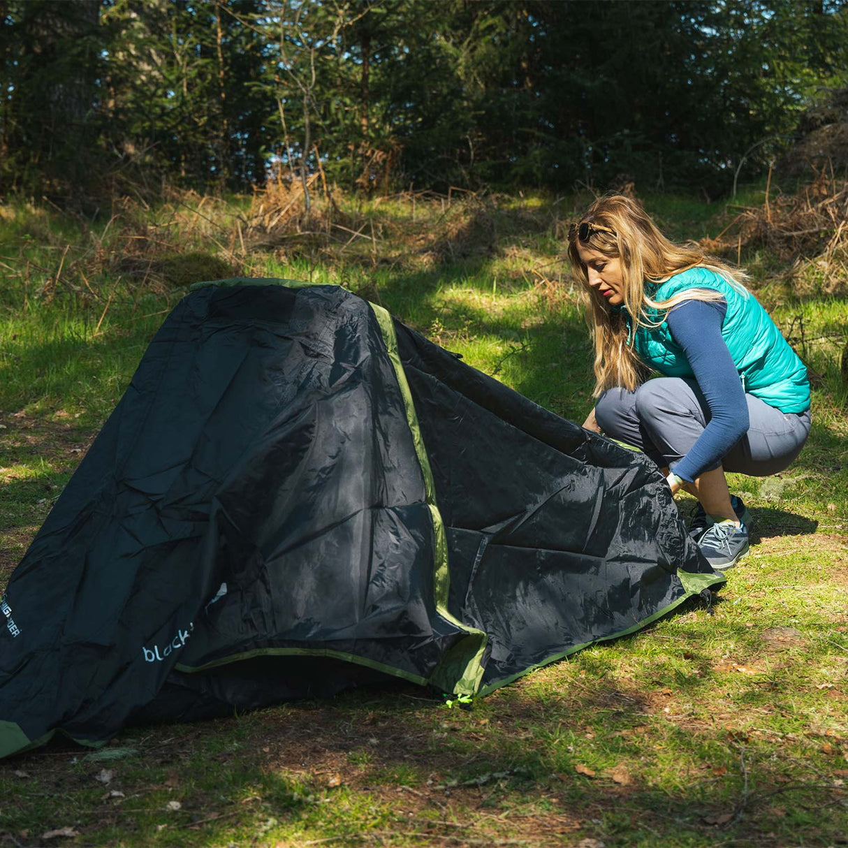 Highlander Blackthorn 1 Tent: One-Person Lightweight Backpacking Shelter