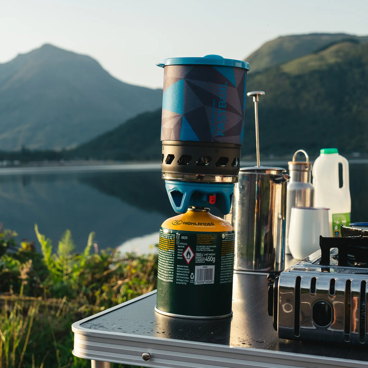 Highlander Blade Fastboil 3 Camping Gas Stove 1.1L in blue lifestyle for camping