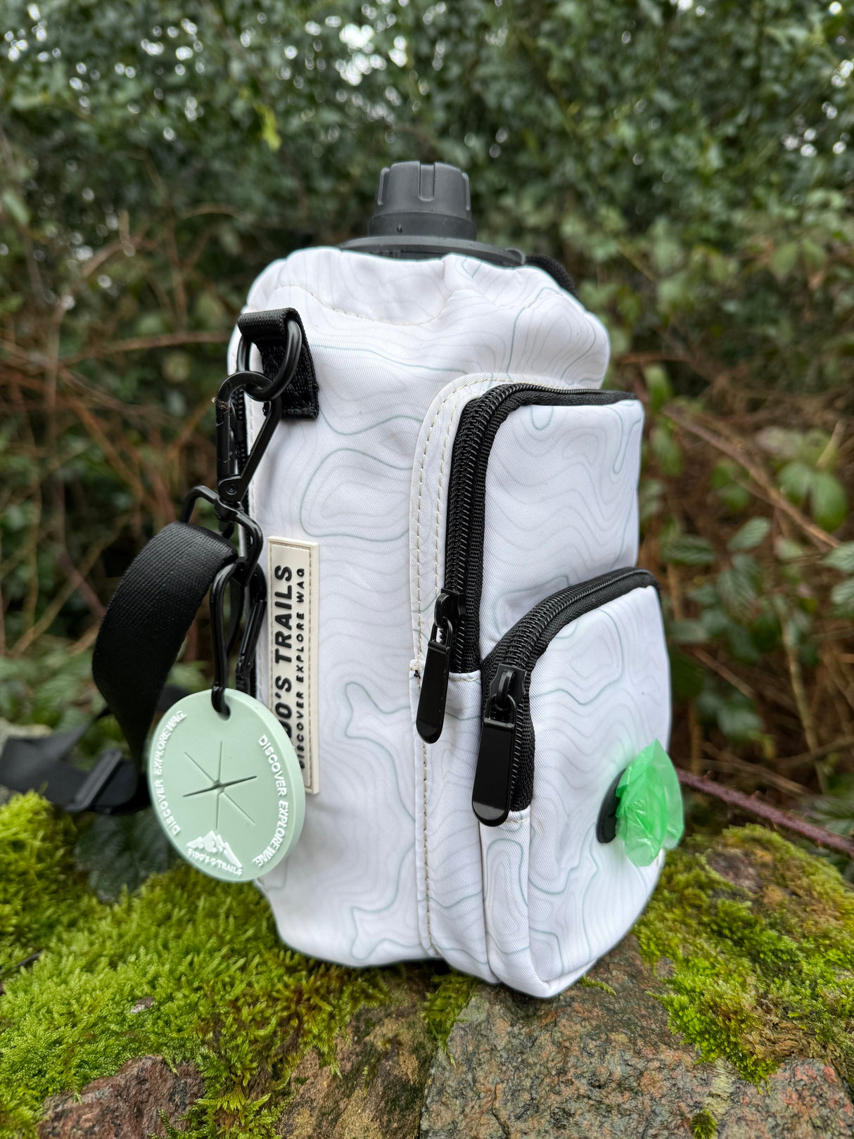 Fido's Trails Contour Trail Bottle Bag | Hands-Free Crossbody Carrier