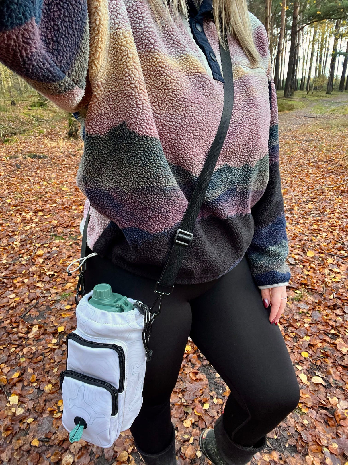 Fido's Trails Contour Trail Bottle Bag | Hands-Free Crossbody Carrier