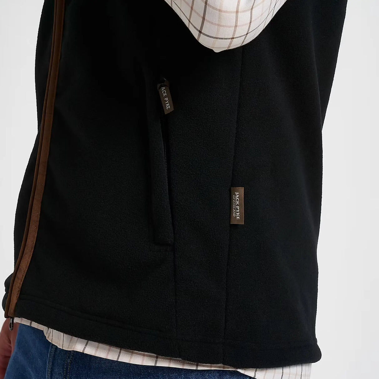 Jack Pyke Countryman Fleece Gilet in Anthracite close up of zip hand pocket
