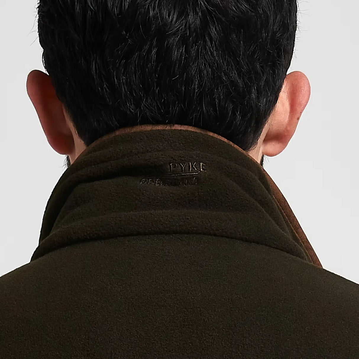 Jack Pyke Countryman Fleece Gilet in Dark Olive Green close up of collar