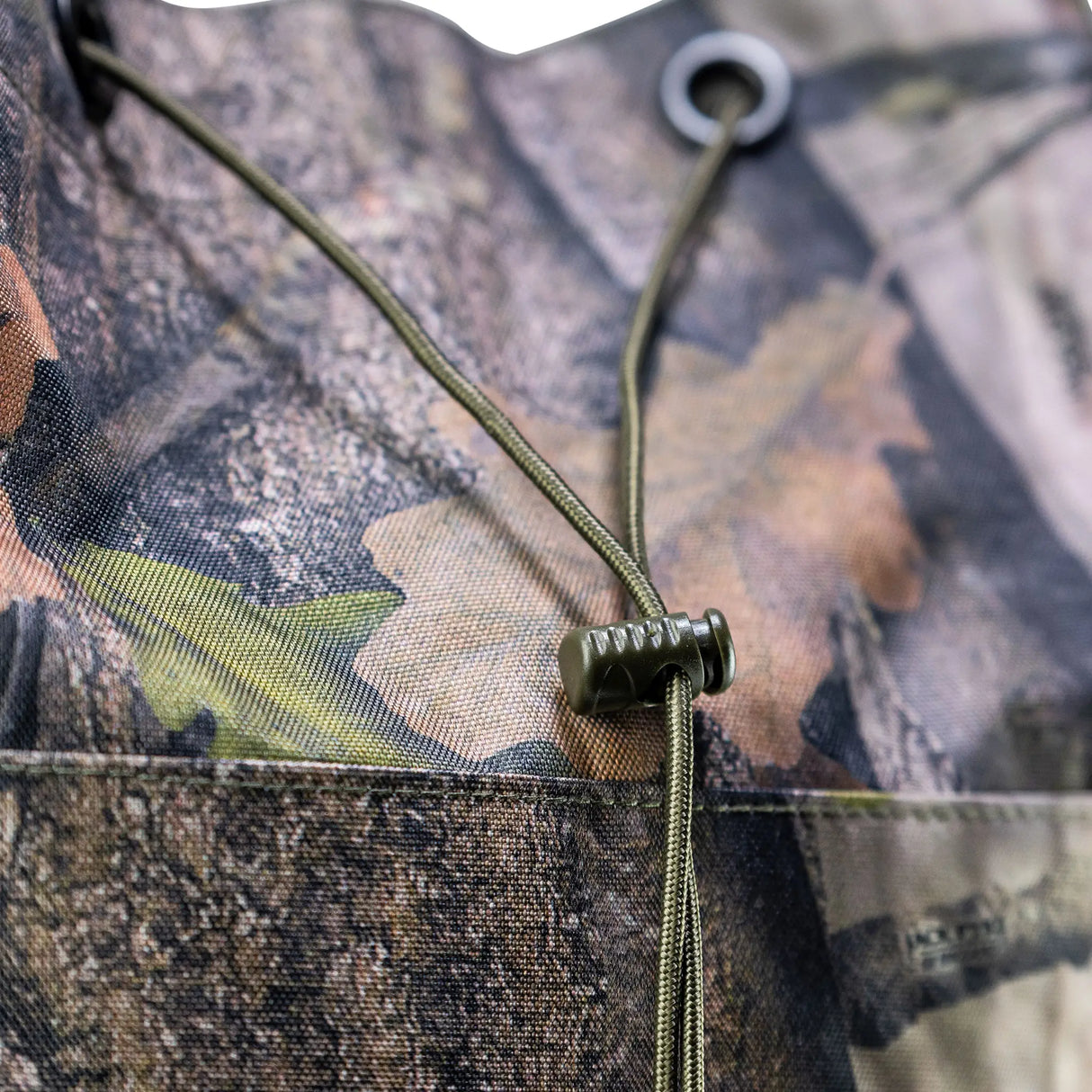 Jack Pyke Decoy Bag 120L in Evo Camo close up of drawcord closure
