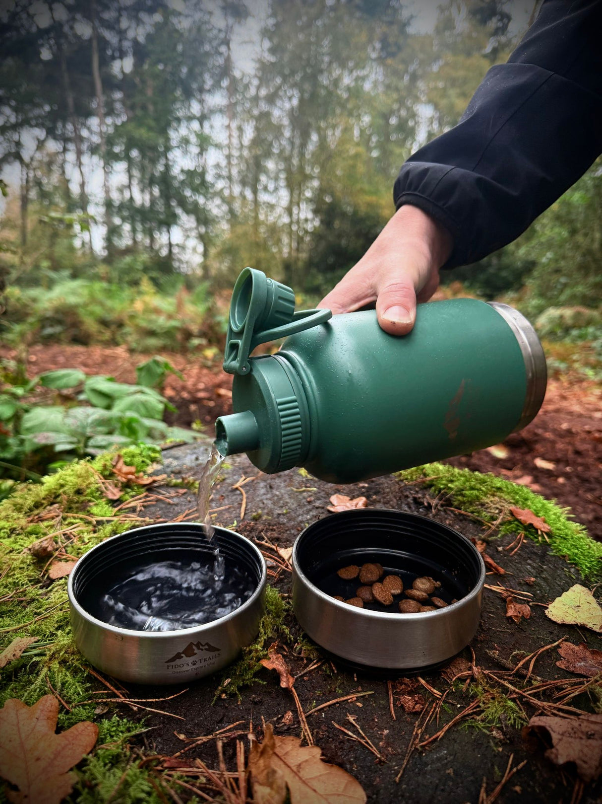 Fido's Trails 3-in-1 Dog Water Bottle | Portable Travel Bottle - Forest Green