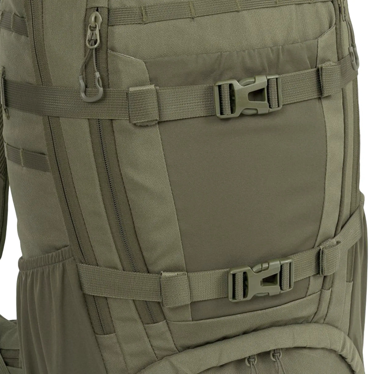 Highlander Eagle 3 Rucksack in ranger green buckle close up