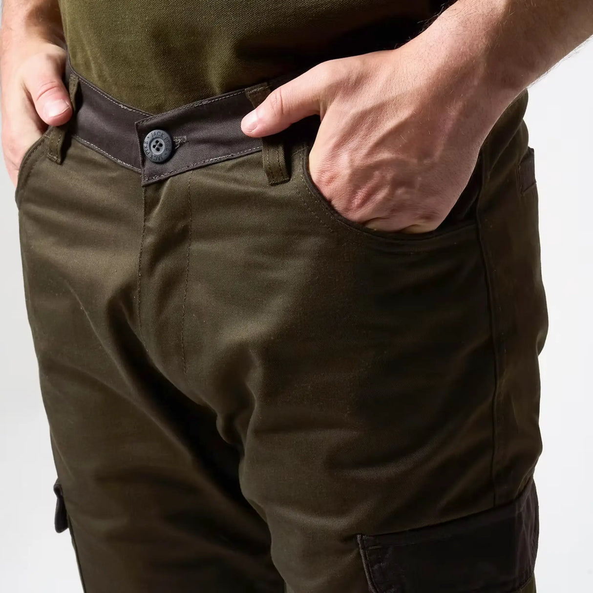 Jack Pyke Fieldman Trousers close up of hand pocket