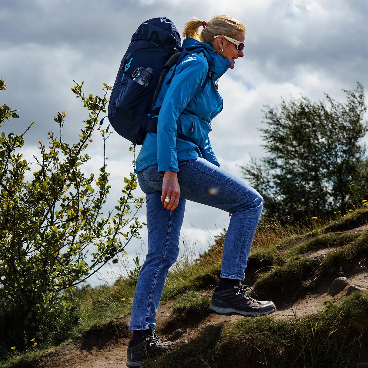 Highlander Ivar Women's 25L Rucksack navy blue - for hiking