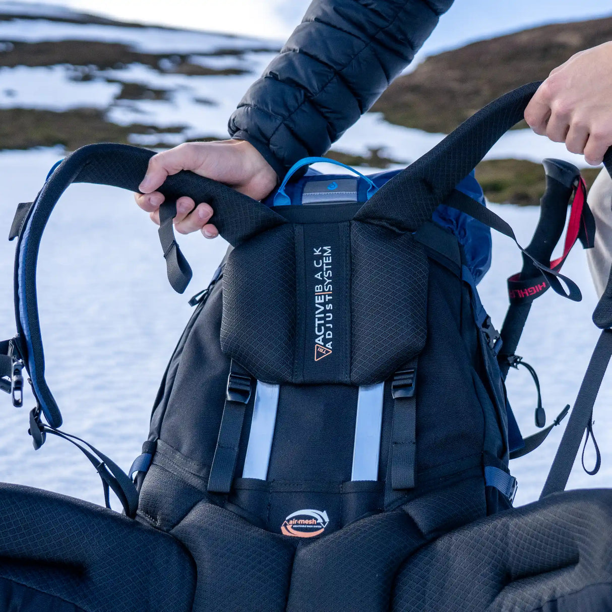 Highlander Novar 50+5L Rucksack - outdoor lifestyle view 3