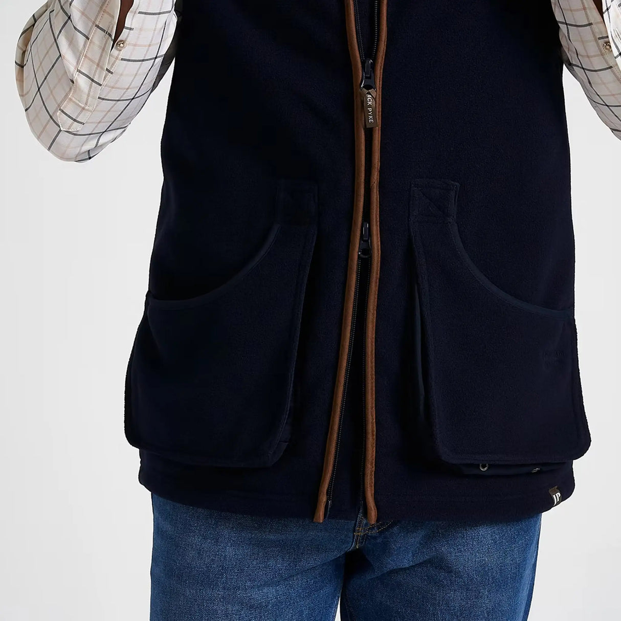 Jack Pyke Shooters Fleece Gilet in navy blue close up of zip 