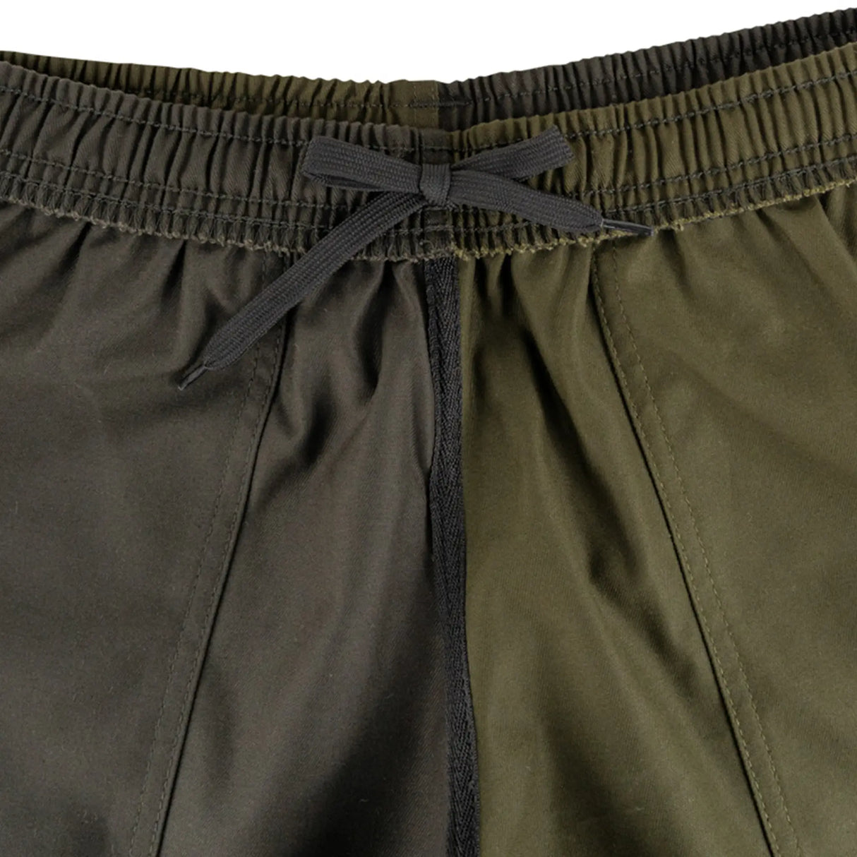 Jack Pyke Yakka Shorts in Dark Olive close up of the internal drawcord
