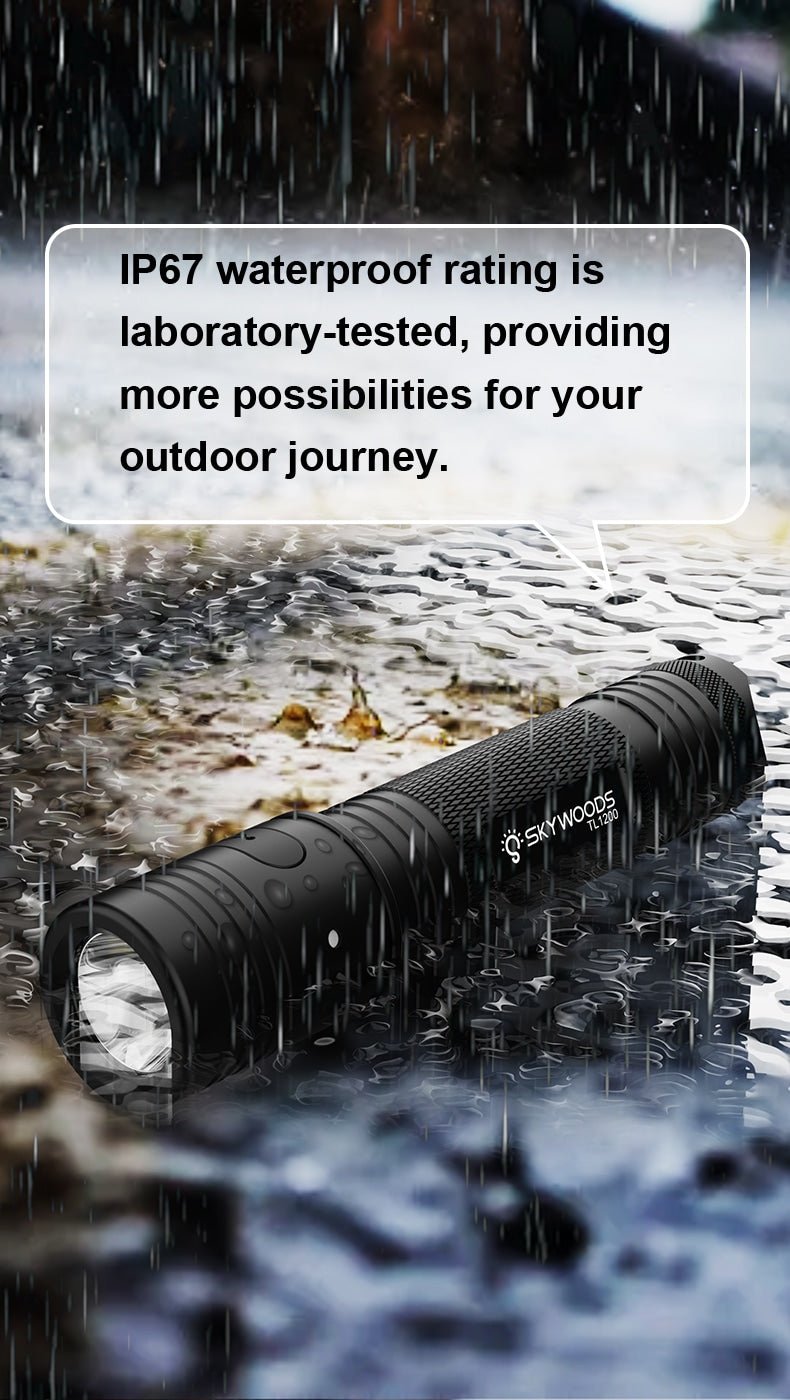 Skywoods TL1200 Tactical Light - weather resistance in rain