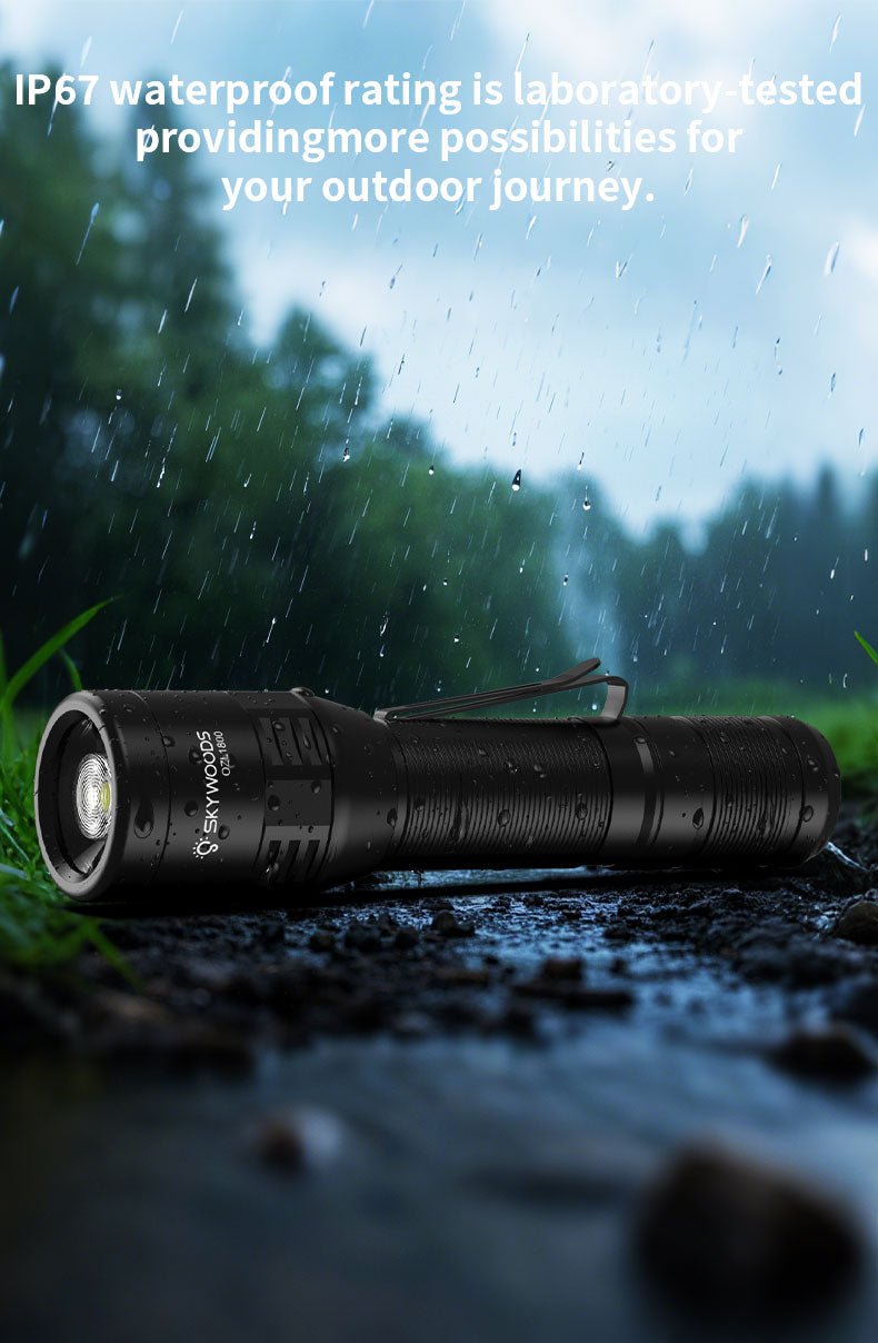 Skywoods OZL1800 Zoomable Torch Light - weather resistance on wet ground