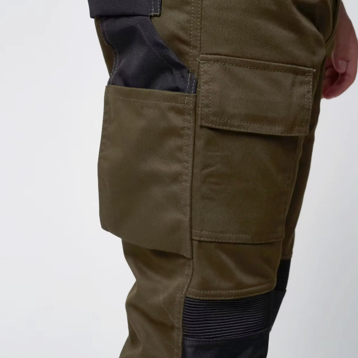 Jack Pyke Technical Work Trousers in green close up of cargo leg pockets